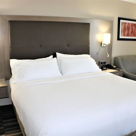 Holiday Inn Express Woodstock-Shenandoah Valley By Ihg Exterior foto