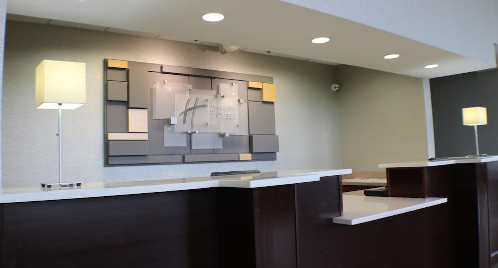 Holiday Inn Express Woodstock-Shenandoah Valley By Ihg Exterior foto