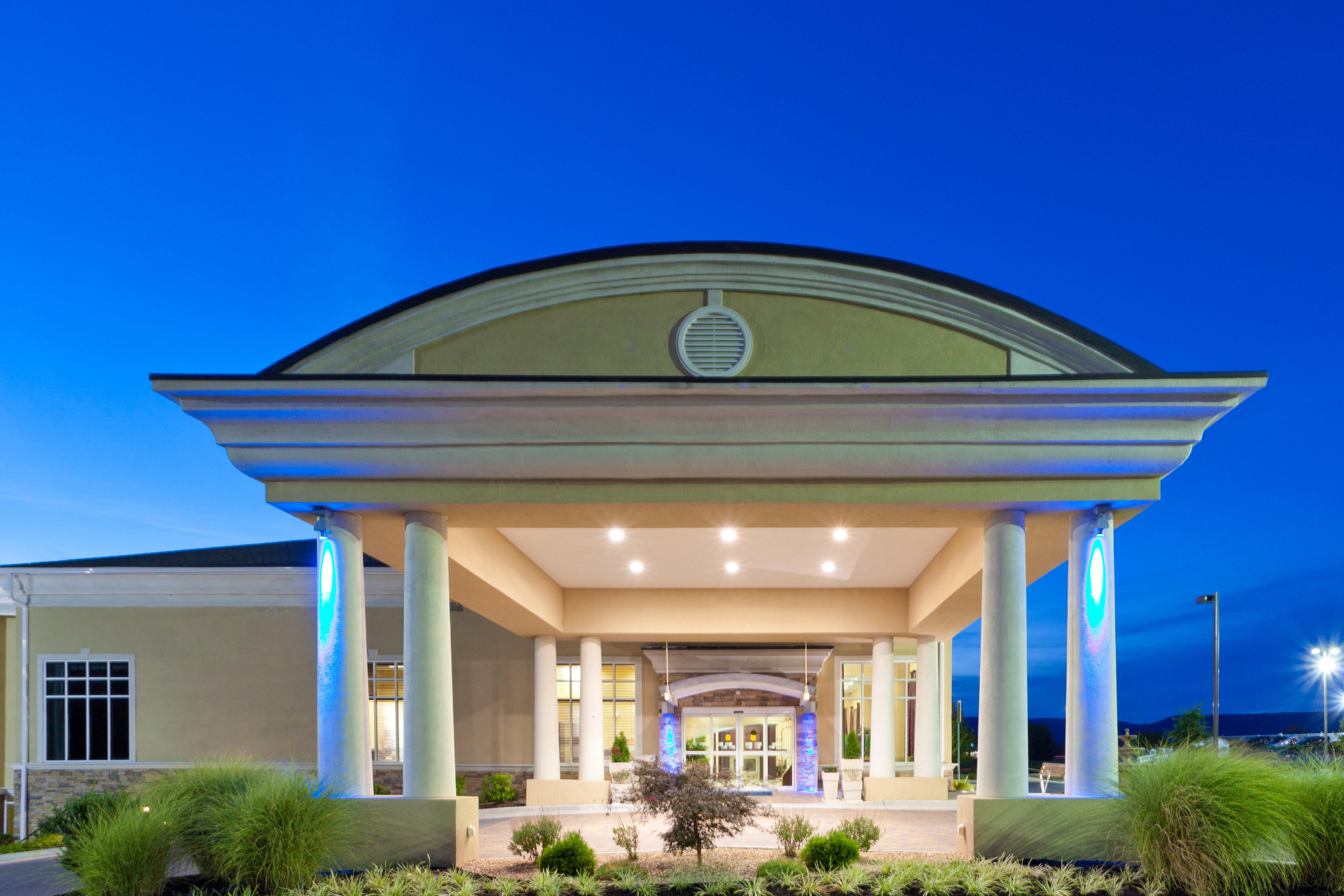 Holiday Inn Express Woodstock-Shenandoah Valley By Ihg Exterior foto