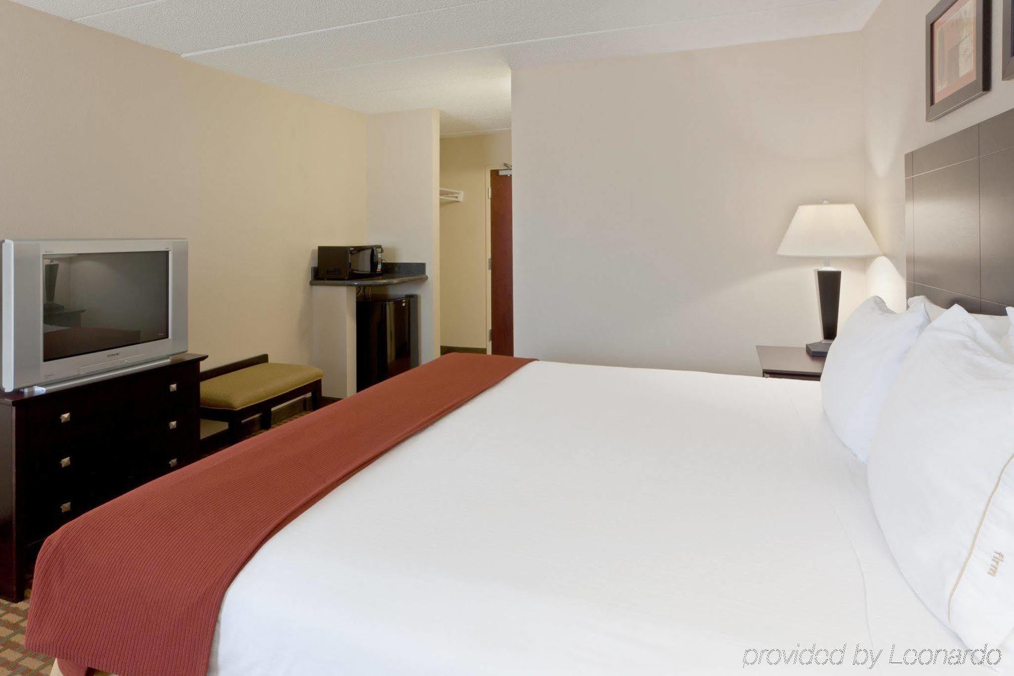 Holiday Inn Express Woodstock-Shenandoah Valley By Ihg Exterior foto
