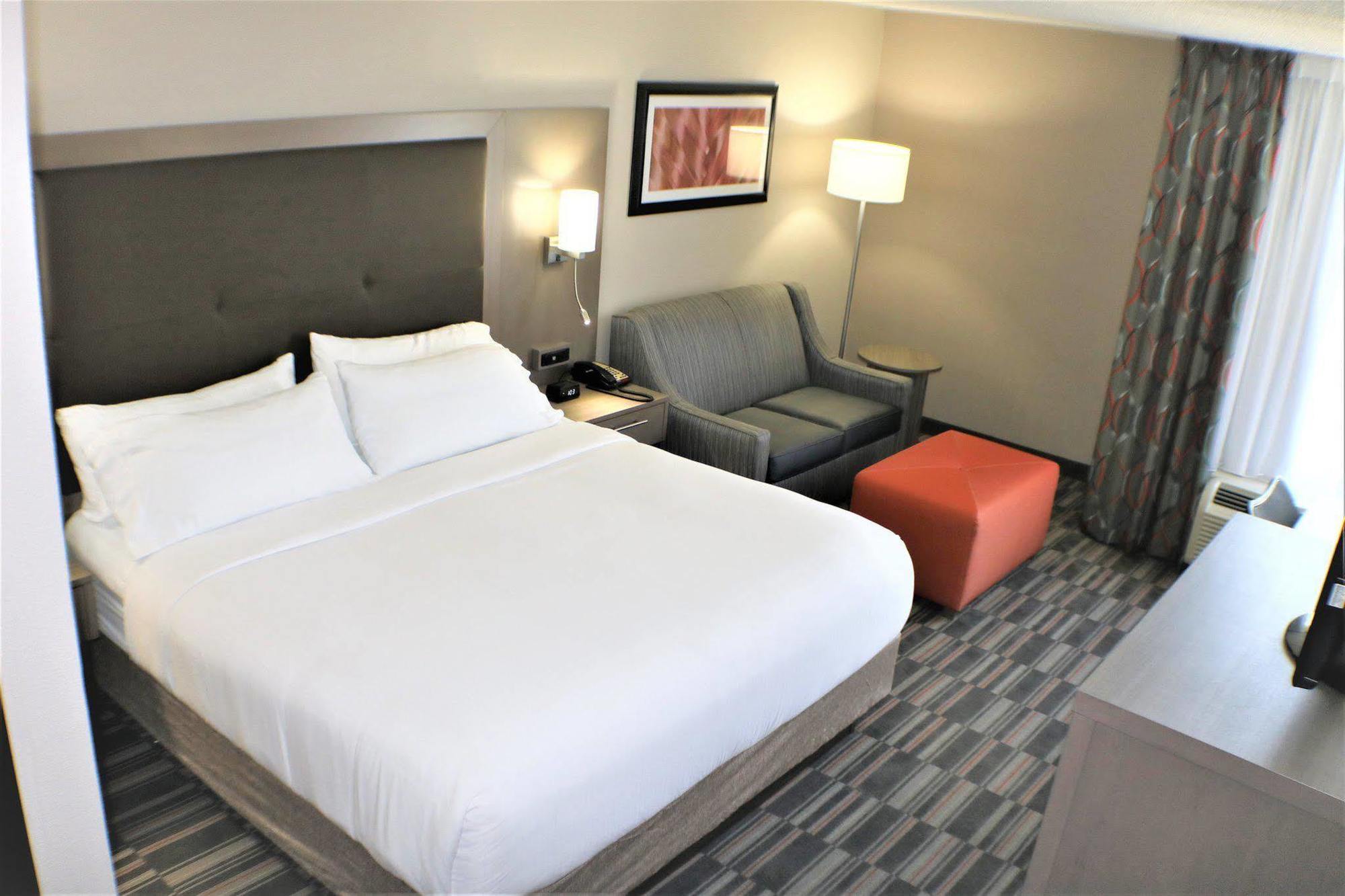 Holiday Inn Express Woodstock-Shenandoah Valley By Ihg Exterior foto