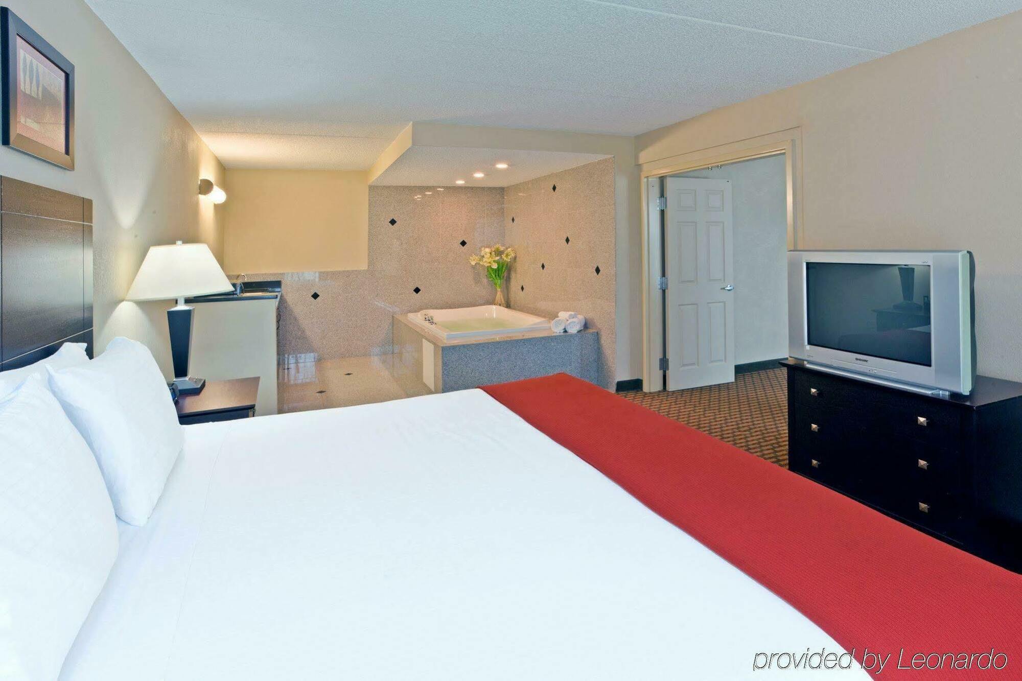 Holiday Inn Express Woodstock-Shenandoah Valley By Ihg Exterior foto